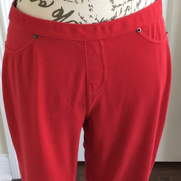 Simply Vera red capri stretch jean pants with back pockets Sz M - Picture 3 of 6